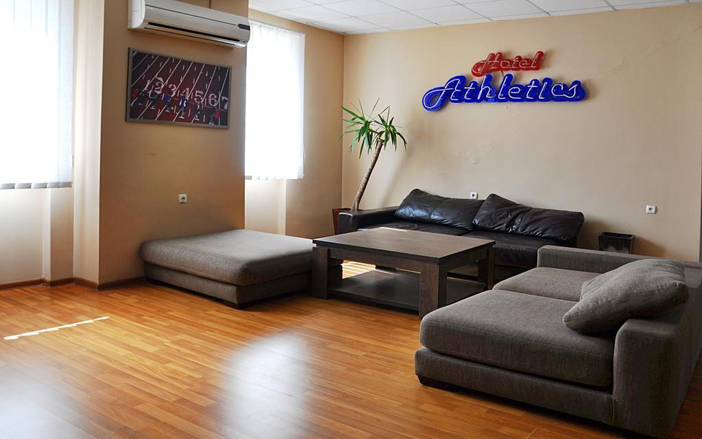 แอทเลติกส์ Hotel Tbilisi ภายนอก รูปภาพ