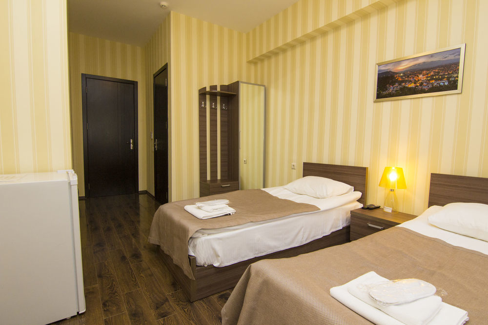 แอทเลติกส์ Hotel Tbilisi ภายนอก รูปภาพ