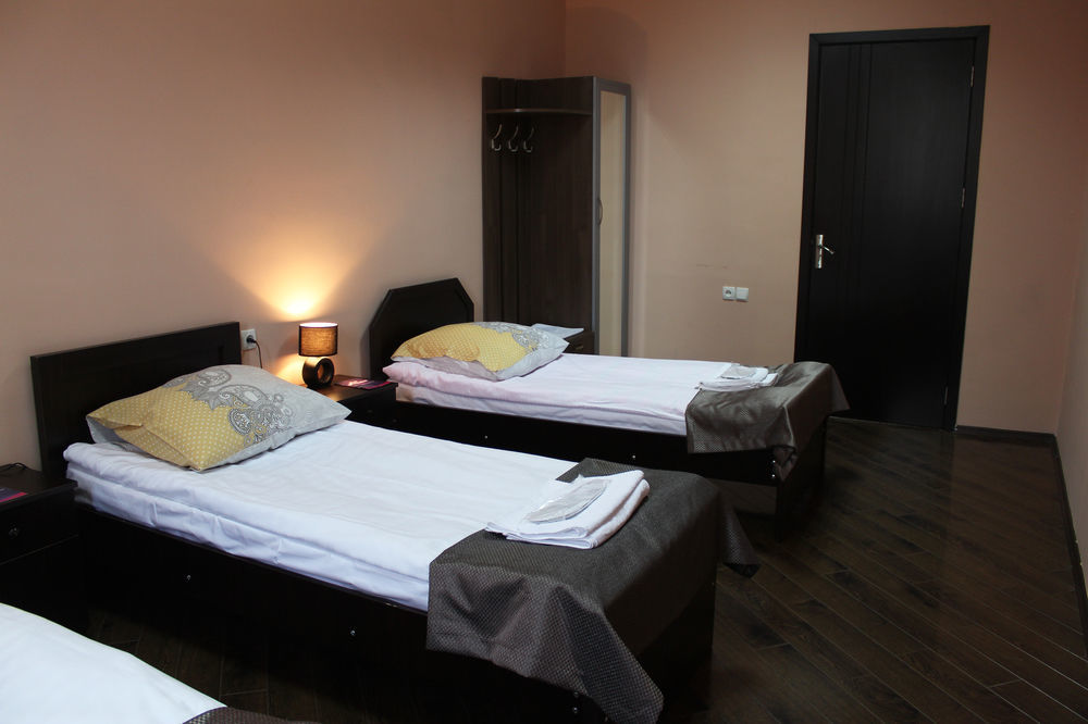 แอทเลติกส์ Hotel Tbilisi ภายนอก รูปภาพ