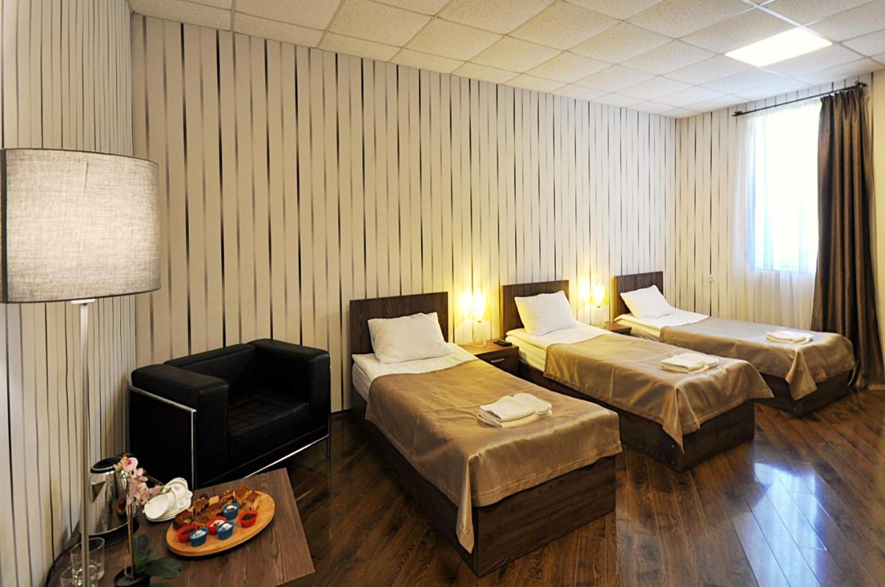 แอทเลติกส์ Hotel Tbilisi ภายนอก รูปภาพ