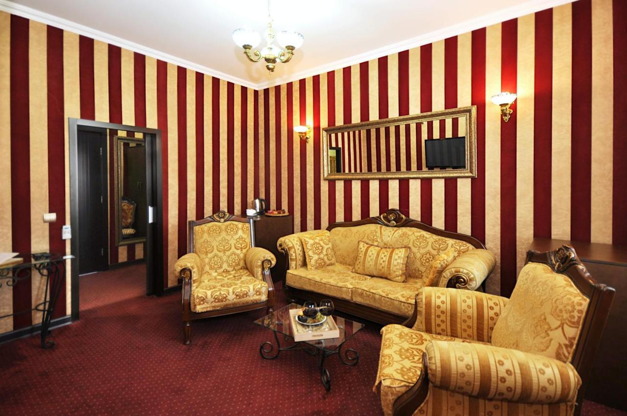แอทเลติกส์ Hotel Tbilisi ภายนอก รูปภาพ
